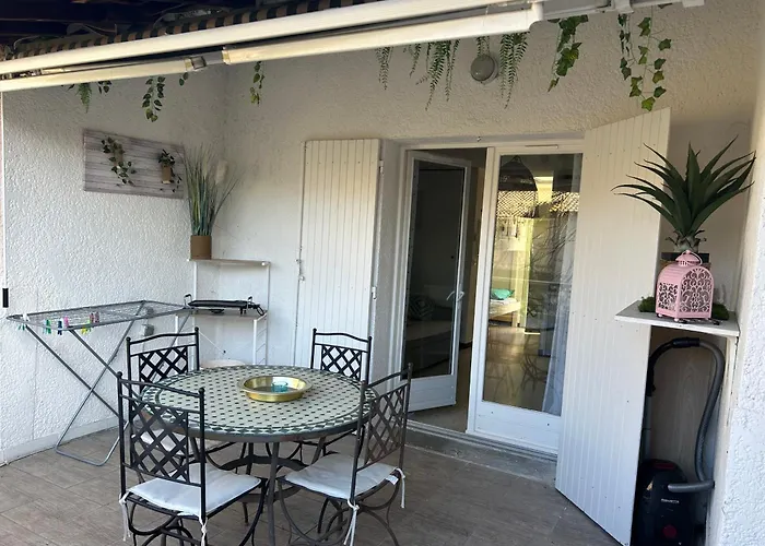 Les Hiboux Du Sud Апартаменты